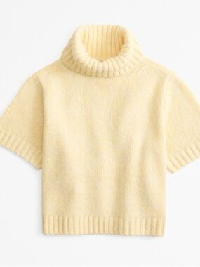 Abercrombie & Fitch Butter Yellow Short-Sleeve Turtleneck Sweater